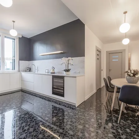 Royal & Luxury Otel *