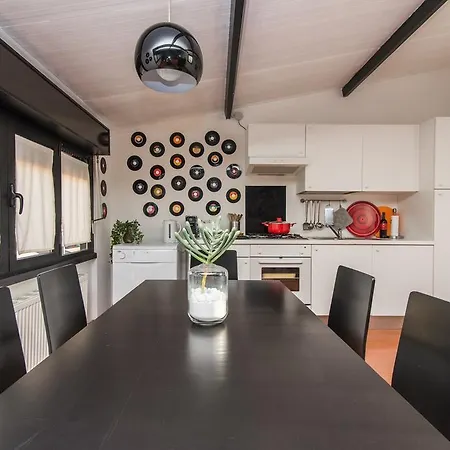 Big In Via Marghera Apartman *