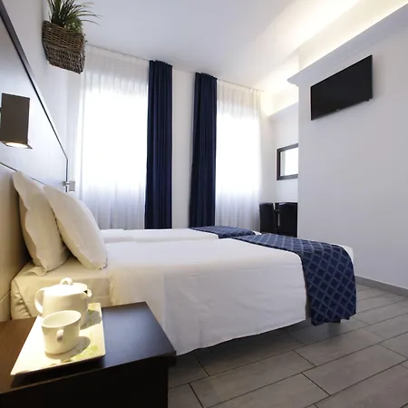 Av Hotel