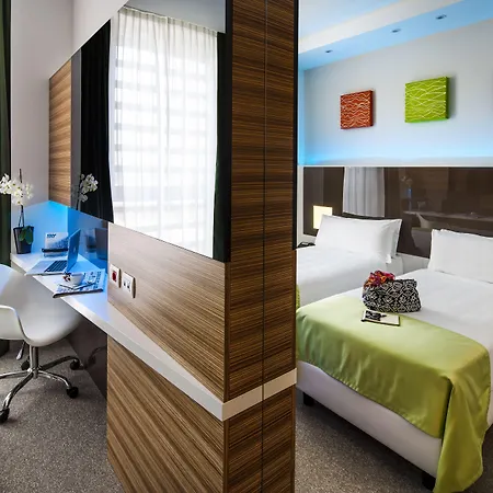 ديجلي أركيمبولدي 4*