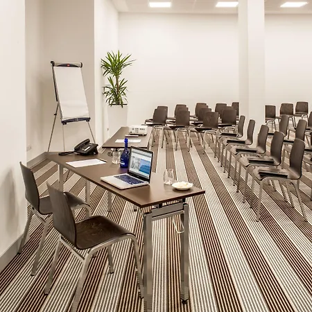 ديجلي أركيمبولدي 4*