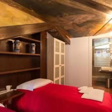 La Del Pino Bed & Breakfast