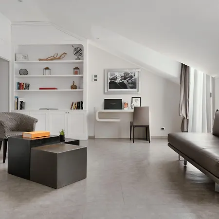 Montenapoleone Appart hôtel 4*