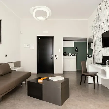 Montenapoleone 4* Mailand