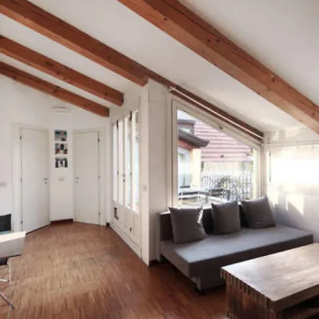 Casa Milano- Apartments And Rooms *