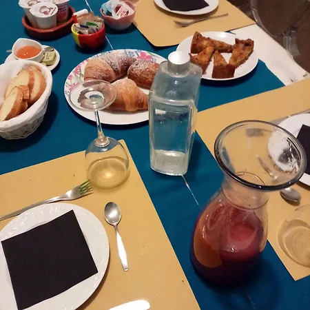 Room Inn Nocleg ze śniadaniem 4*