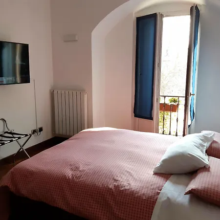 Room Inn Panzió Milánó