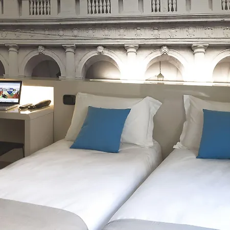 Szálloda Cenisio Garibaldi 3*