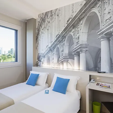 Szálloda Cenisio Garibaldi 3*