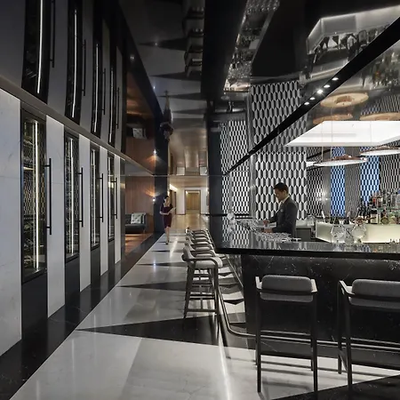 Mandarin Oriental, Ξενοδοχείο