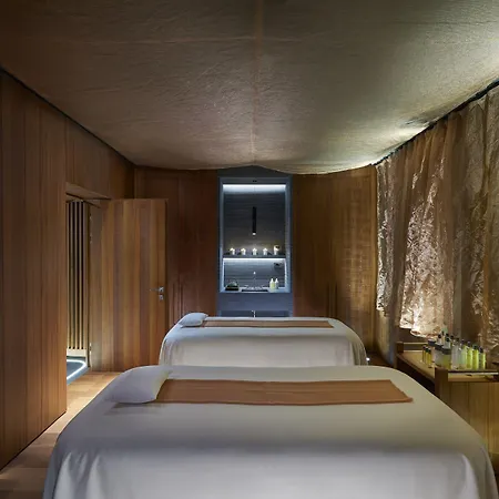 Mandarin Oriental, Ξενοδοχείο
