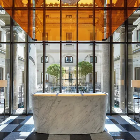 Mandarin Oriental, Ξενοδοχείο