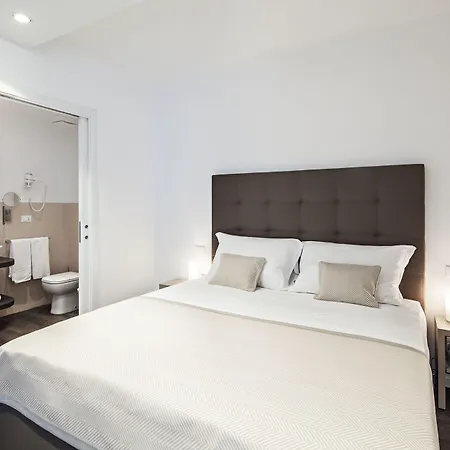 & Urban Padel 4* ミラノ