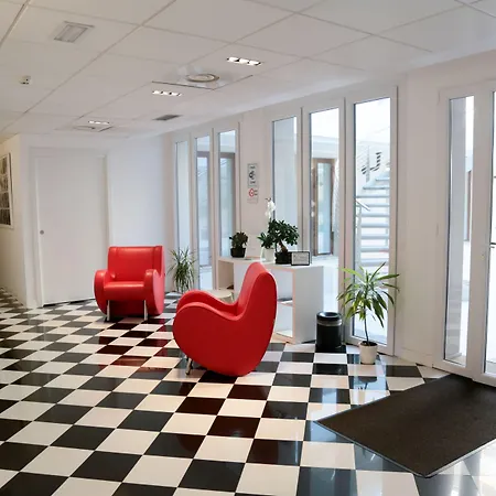 Hotel apartamentowy & Urban Padel 4*