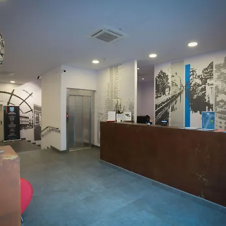 & Urban Padel 公寓式酒店 米兰