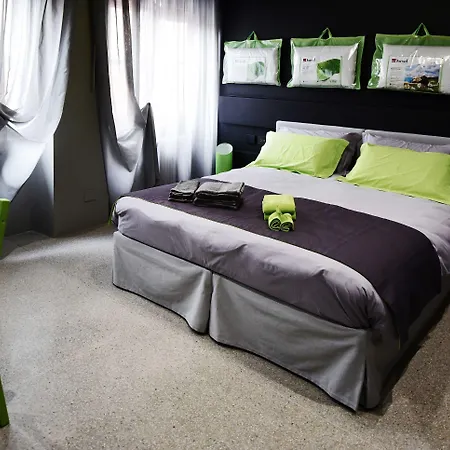 Bed and breakfast Miloft Guest And Terrace Milán