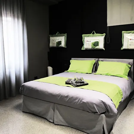 Miloft Guest Rooms And Terrace *