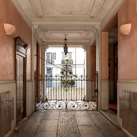 Younique Boutique 3*