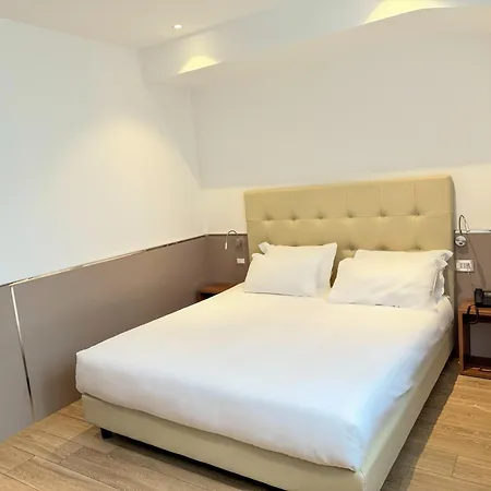 Lh 4* Milánó