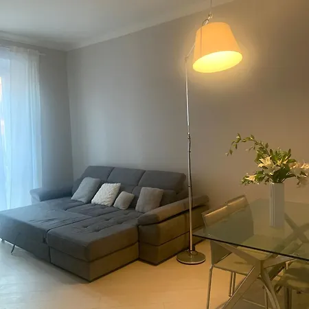 Apartment Elegant In A Prime Location