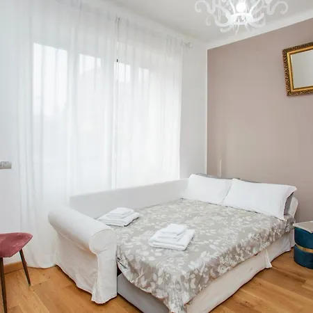 Bibi Pied-a-terre Vetra - Two