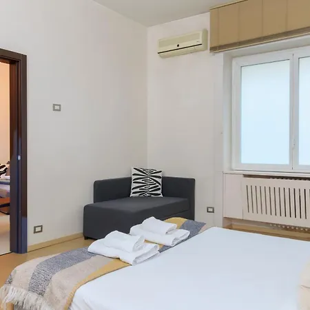 アパート Family Apartment, Duomo 12 Min Walk, 5 Guests, Near Covered Parking ミラノ