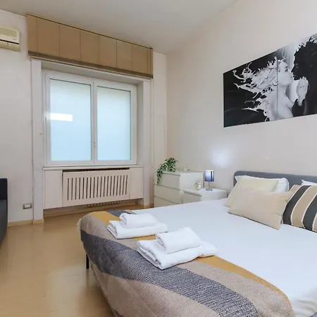 Family Apartment, Duomo 12 Min Walk, 5 Guests, Near Covered Parking *