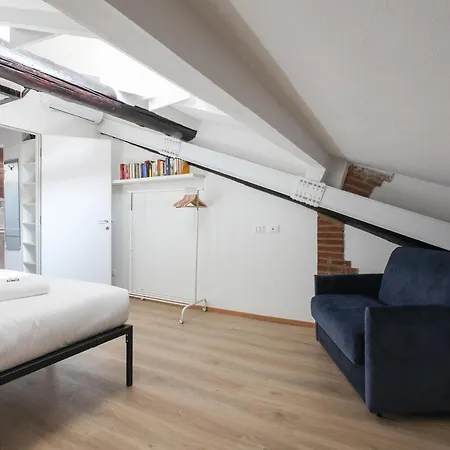 Hacca Collection - Porta Venezia Attic 2br