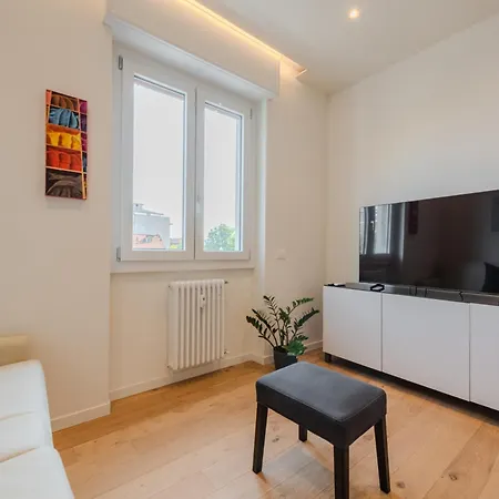 Easytopstay - Naviglio White Bliss *