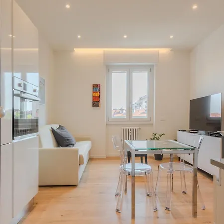 Easytopstay - Naviglio White Bliss