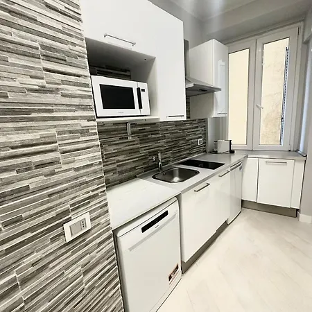 Appartement Elegant In A Prime Location *