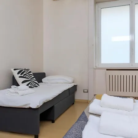 Family Apartment, Duomo 12 Min Walk, 5 Guests, Near Covered Parking *