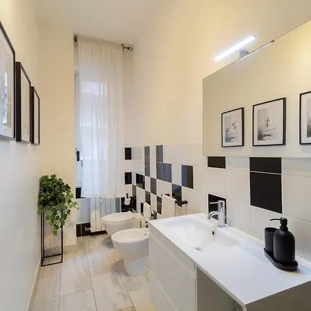 Stylish In Bocconi With Patio - Porta Romana