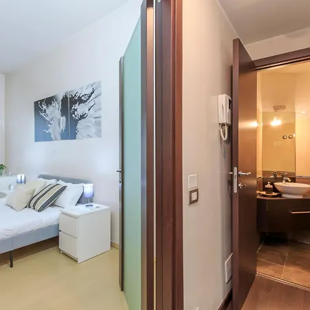 公寓 Family Apartment, Duomo 12 Min Walk, 5 Guests, Near Covered Parking *