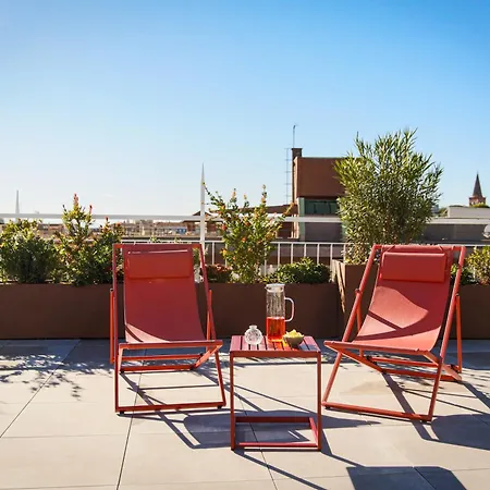 아파트 The Rent - Wonderful Multi-bedroom With Terrace In The Area Of Colonne Di San Lorenzo 밀라노