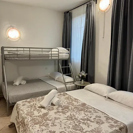 Aparthotel Dergano 2 & 4 Near Metro Stop アパートホテル