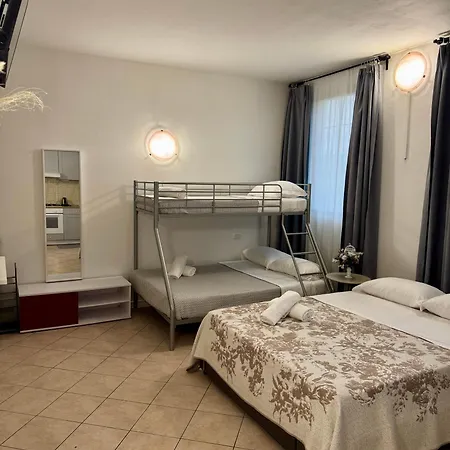 Aparthotel Dergano 2 & 4 Near Metro Stop ミラノ