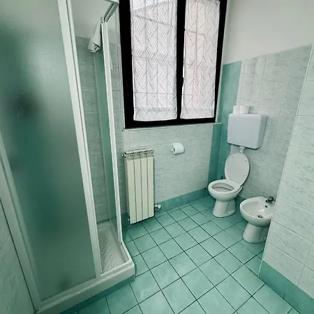 Aparthotel Dergano 2 & 4 Near Metro Stop 3*