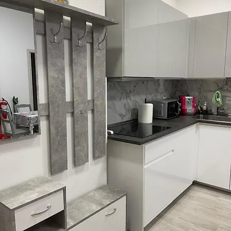 Appartement Chiara's Urban Oasis - - Duomo 8 Min Milaan