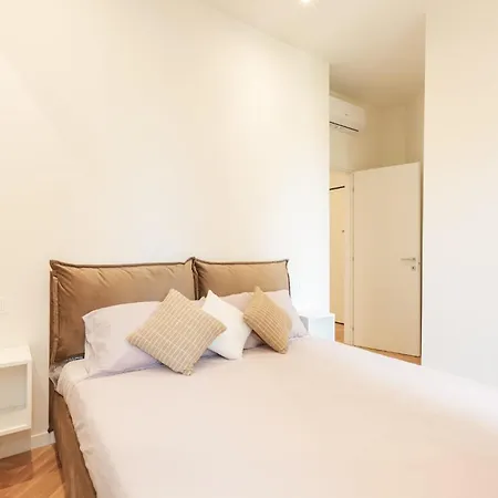 Stylish Flat Porta Romana E Bocconi