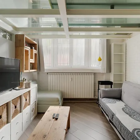 Guesthost - Comfortable Loft Citta Studi Апартаменты *