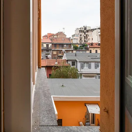 Roncaglia 25, * Milánó