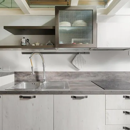 Guesthost - Comfortable Loft Citta Studi Lejlighed