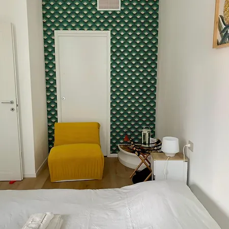 Mylo's -15 Minutes From The Duomo, Ieo, Prada