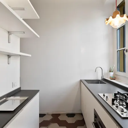 Apartment Vintage Hideaway Milan-historic Courtyard