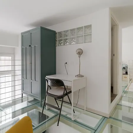 Guesthost - Comfortable Loft Citta Studi Apartamento