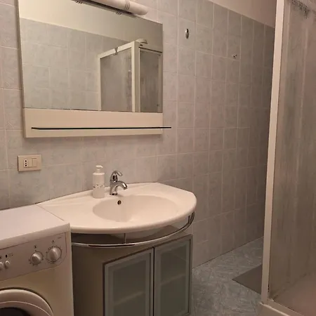 Modern Flat In The Design District Milan
