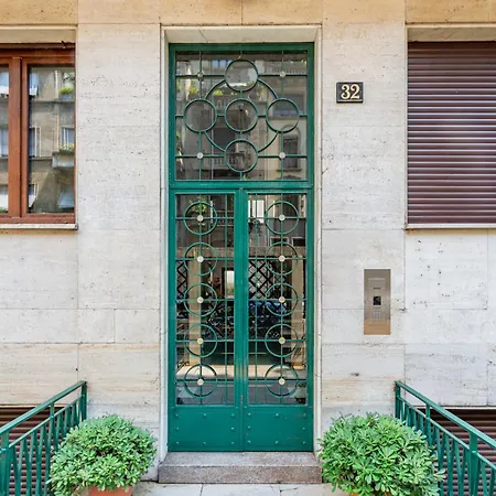 Station's Nest - A Stone's Throw From The Station ميلان