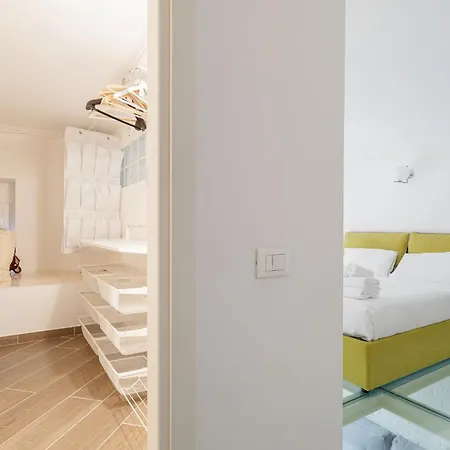 Guesthost - Comfortable Loft Citta Studi Милан