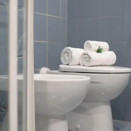 Apartman Elegant Near The Subway, Fast Wi-fi And Ac